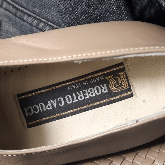 Wonens size 10 ( I am a 9 so they fit more like 9.5) Roberto capucci - Picture 1 of 5